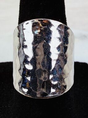 Silvertone wideband hammered costume statement, ring, size 5 1/2